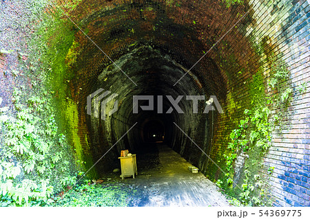 新潟県 親不知海岸 親不知レンガトンネル 遊歩道の写真素材