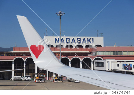 長崎空港ターミナルと翼 54374744