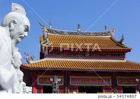 孔子廟の石像と大成殿 54374807