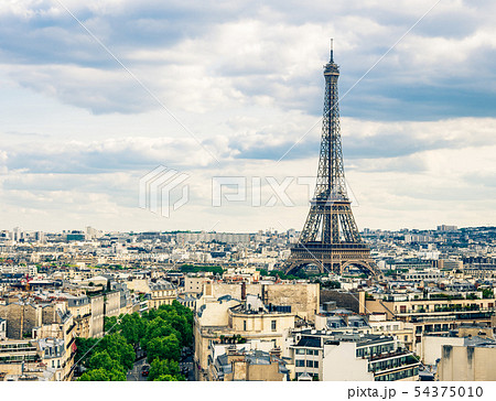パリ 凱旋門から眺めるエッフェル塔の写真素材