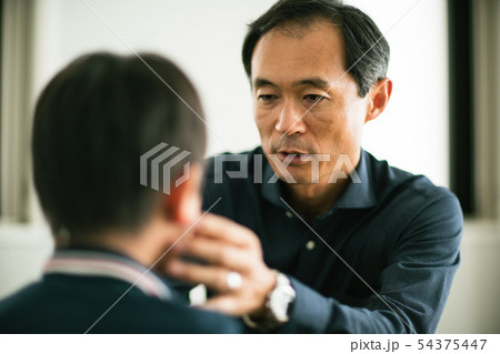 息子 父親 愛情 喧嘩 息子 父親 愛情 喧嘩 54375447