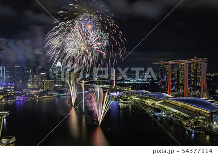 シンガポール・マリーナベイの夜景と花火　NDPリハーサル　 54377114