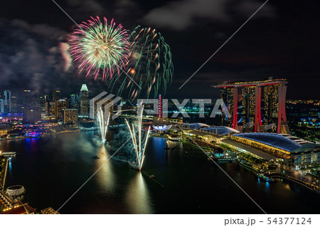 シンガポール・マリーナベイの夜景と花火 NDPリハーサル シンガポール・マリーナベイの夜景と花火 NDPリハーサル 54377124
