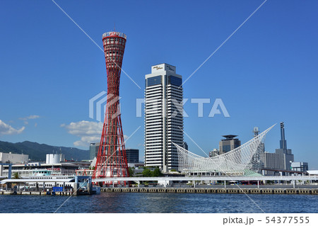 神戸メリケンパークと青空 54377555