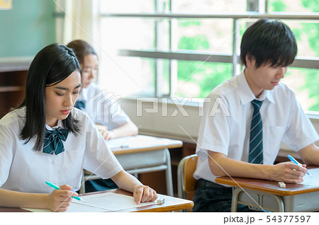 学生イメージ　試験 54377597