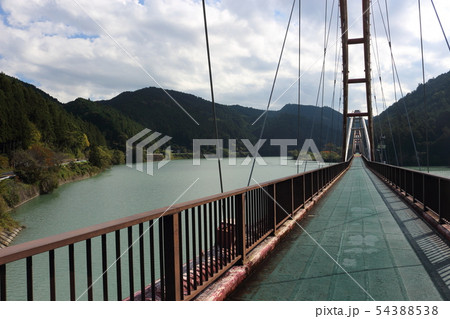 天竜川を渡る吊り橋（国道152号沿い） 54388538