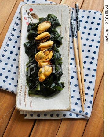 ムール貝 ワカメ 食べ物 54388993