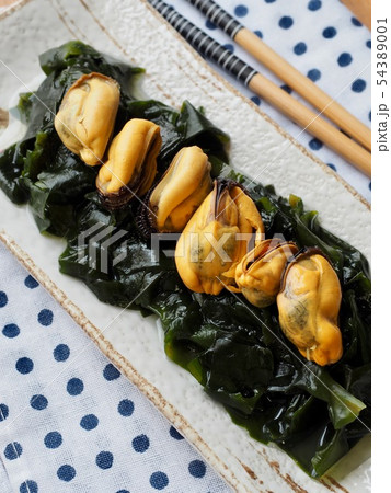 ムール貝 ワカメ 食べ物 54389001