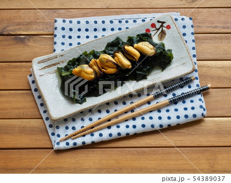 ムール貝 ワカメ 食べ物 54389037