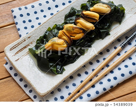 ムール貝 ワカメ 食べ物 54389039