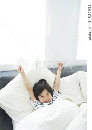 子供　ライフスタイル　ベッド 54389951