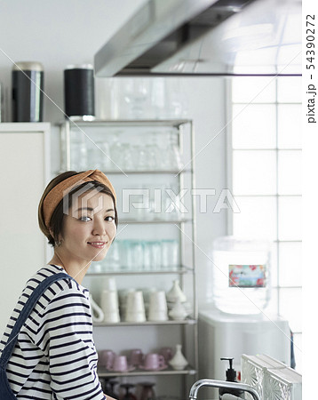 女性 ライフスタイル 家事 女性 ライフスタイル 家事 54390272