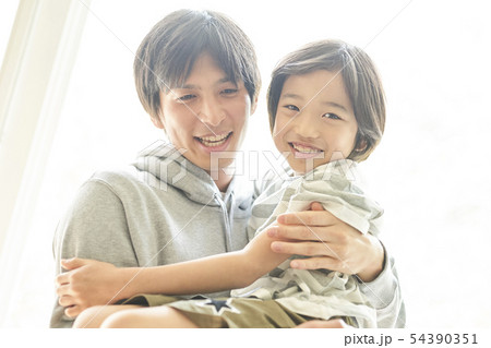 親子 ライフスタイル 仲良し 親子 ライフスタイル 仲良し 54390351