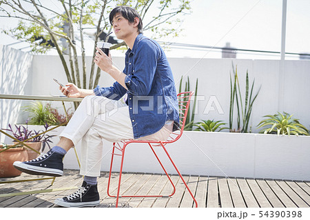 男性 ライフスタイル コーヒー 男性 ライフスタイル コーヒー 54390398