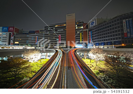 【新宿西口】・ロータリー・夜景 【新宿西口】・ロータリー・夜景 54391532