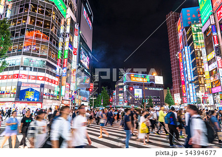《東京都》夜の新宿歌舞伎町・都市風景 《東京都》夜の新宿歌舞伎町・都市風景 54394677