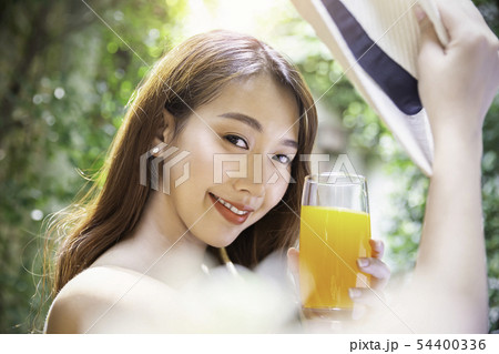 女性　女子旅　リゾート 54400336