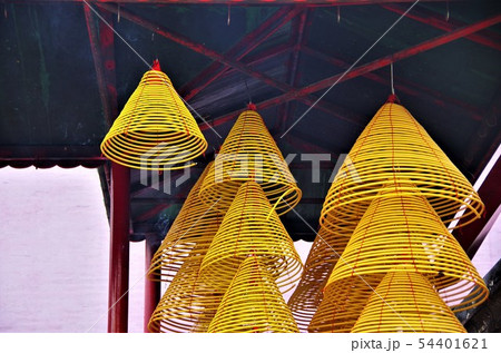 世界遺産・マカオ歴史地区の媽閣廟の渦巻き線香 【中国・マカオ】 54401621