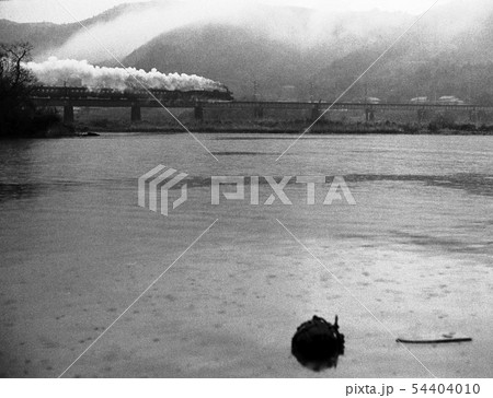 SL風景　遠景写真　モノクロ 54404010