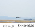 離陸する飛行機 54404680