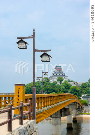 唐津城・天守閣と城内橋 54410095
