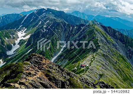 南アルプス・北岳から見る間ノ岳への稜線 54410982