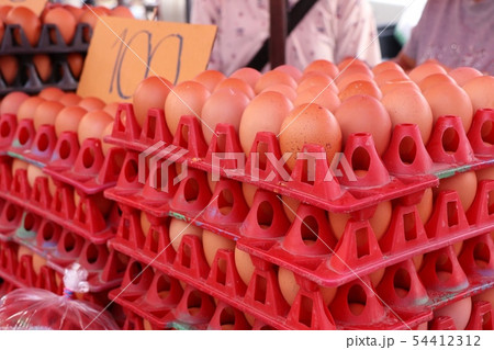 Hen egg in the market 54412312