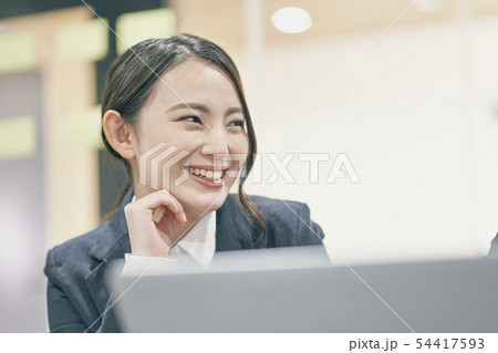ビジネス 女性 ビジネス 女性 54417593