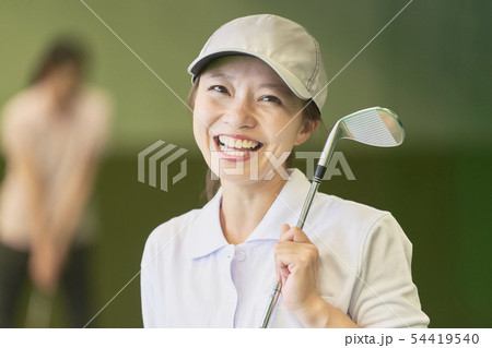 ゴルフ　ゴルフスクール　女性 54419540