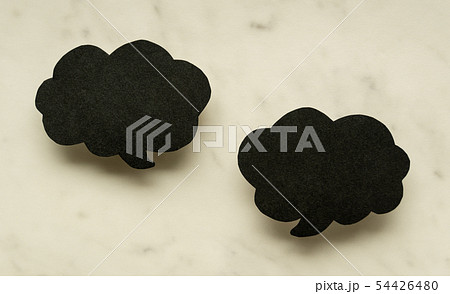 黒色の吹き出し 悪口 噂 クチコミ 誹謗中傷 差別 黒色の吹き出し 悪口 噂 クチコミ 誹謗中傷 差別 54426480