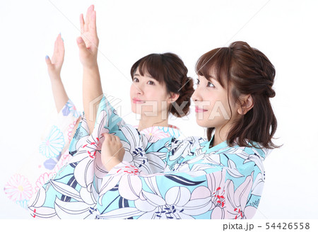 浴衣を着た女性 54426558