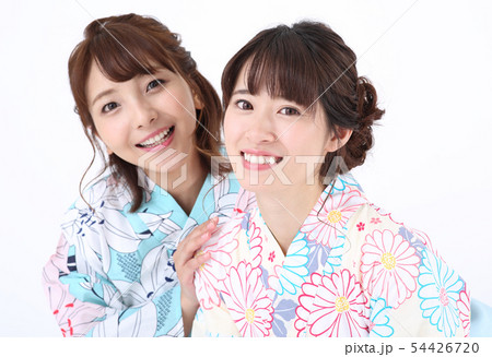 浴衣を着た女性 54426720