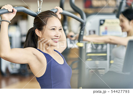スポーツジム　女性 54427793