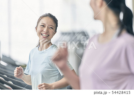 スポーツジム 女性 スポーツジム 女性 54428415