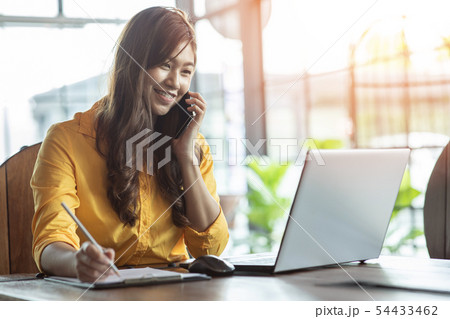 Asian Business Asian woman working with laptop 54433462