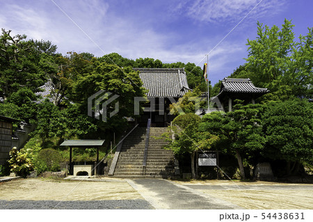 藤戸寺 全景 源平合戦供養の寺 岡山県倉敷市 藤戸寺 全景 源平合戦供養の寺 岡山県倉敷市 54438631