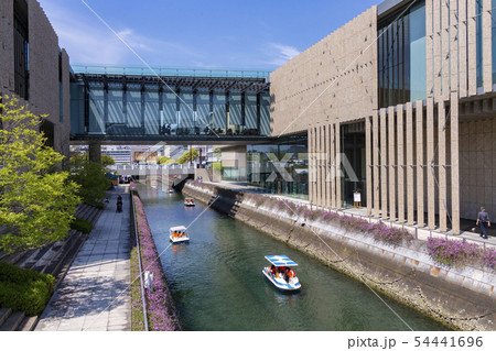 長崎県美術館の水路とボート 長崎県美術館の水路とボート 54441696