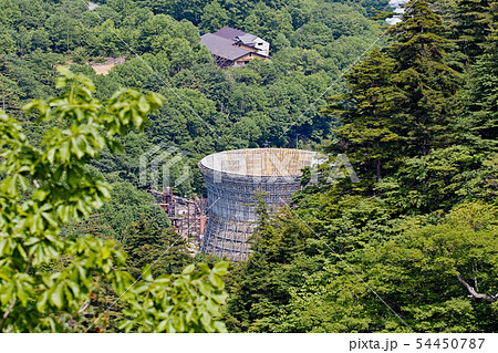 【岩手県】新緑の松川渓谷・松川地熱発電所(日本で最初に運転を開始した商用地熱発電所) 【岩手県】新緑の松川渓谷・松川地熱発電所(日本で最初に運転を開始した商用地熱発電所) 54450787