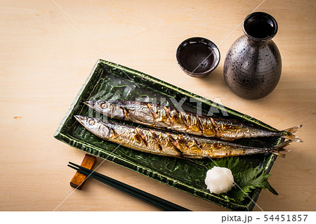 秋刀魚と日本酒 秋刀魚と日本酒 54451857