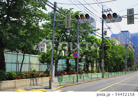 中野区立向台小学校02向台小学校前交差点・現在は中野第一小学校 54452158