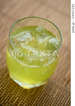 お茶　緑茶　玉露　新茶　夏　氷　アイス　ソフトドリンク　飲み物　ドリンク　冷たい　季節 54457281