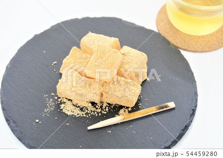 涼しげなわらび餅 54459280