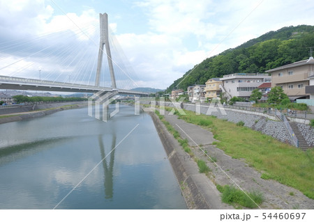 新猪名川大橋と五月山 54460697