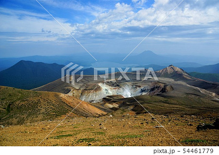 雌阿寒岳からの雄阿寒岳と阿寒湖 雌阿寒岳からの雄阿寒岳と阿寒湖 54461779