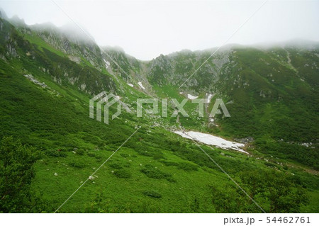 霧に覆われる木曽駒ヶ岳千畳敷カール 霧に覆われる木曽駒ヶ岳千畳敷カール 54462761