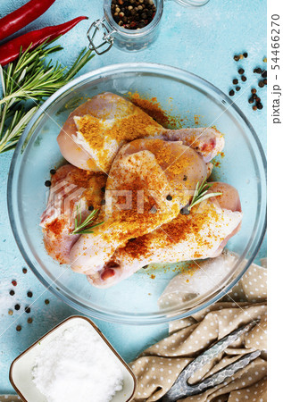 raw chicken legs 54466270