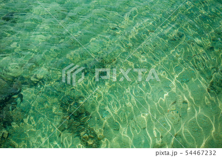 エメラルドグリーンの海 54467232