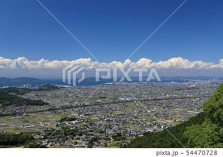 讃岐平野と瀬戸大橋 54470728
