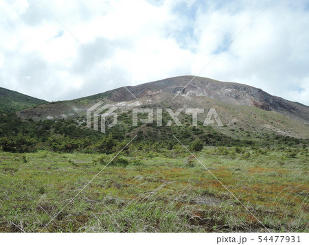 浄土平湿原から見た一切経山の噴気 浄土平湿原から見た一切経山の噴気 54477931
