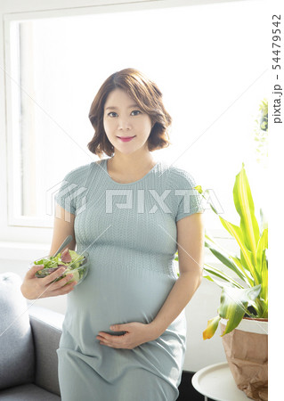 Beautiful asian pregnant woman's daily life 014 54479542